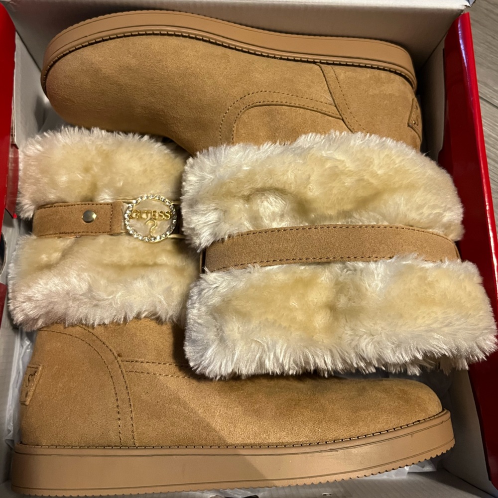 🤎Beautiful GUESS boot🤎